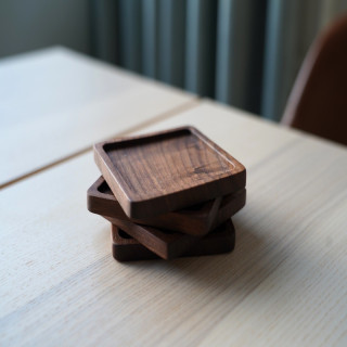  Wooden coasters, avoid burn marks on tables and kitchen countertop.
